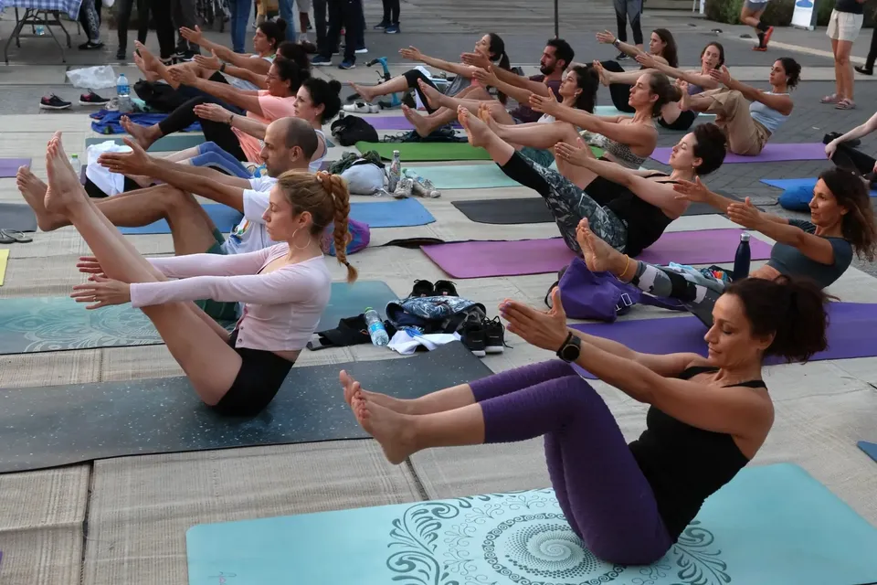 Yoga israel.jpg