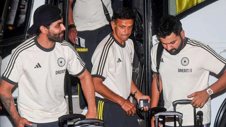 Indian cricket coach Rahul Dravid with players Rohit Sharma (captain) and Ravindra Jadeja