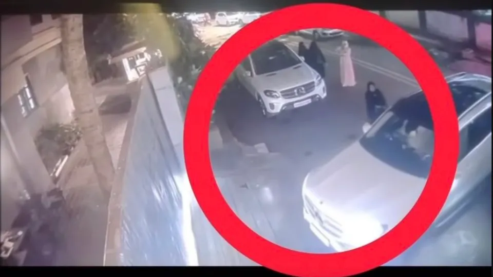 Raveena Tandon assaulted