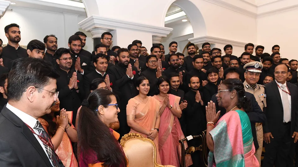 Droupadi Murmu Indian Railways.jpg