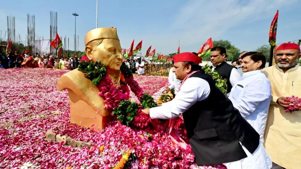 Akhilesh Yadav Mulayam Yadav