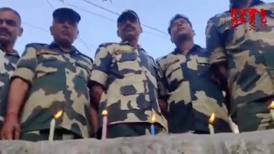 BSF jawan celebrate Diwali in Arnia