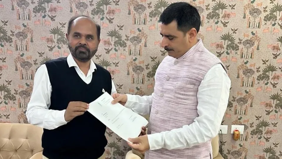 C J Chavda resigns