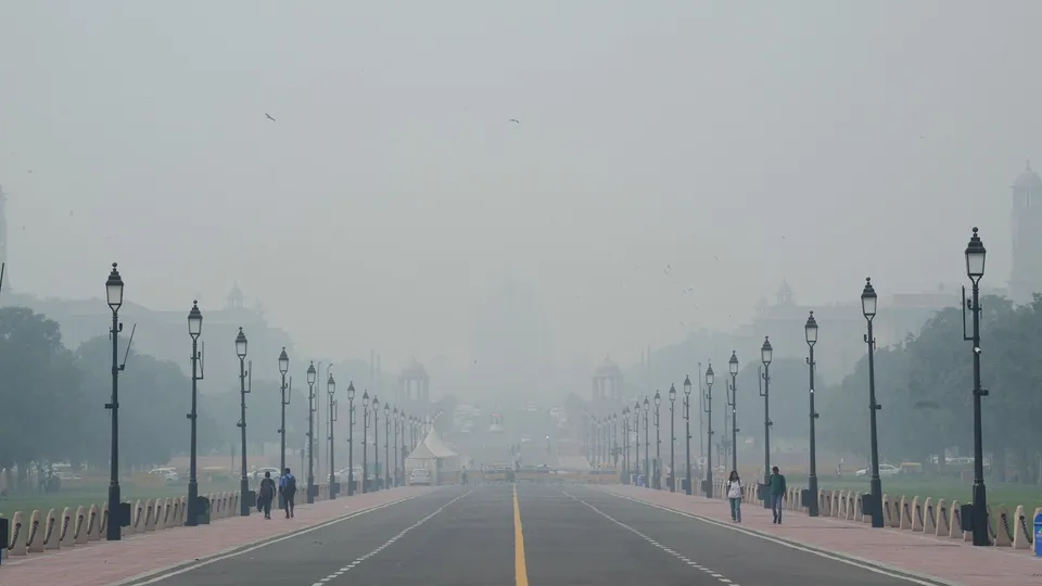 A thick blanket of smog covers the Rashtrapati Bhavan, in New Delhi