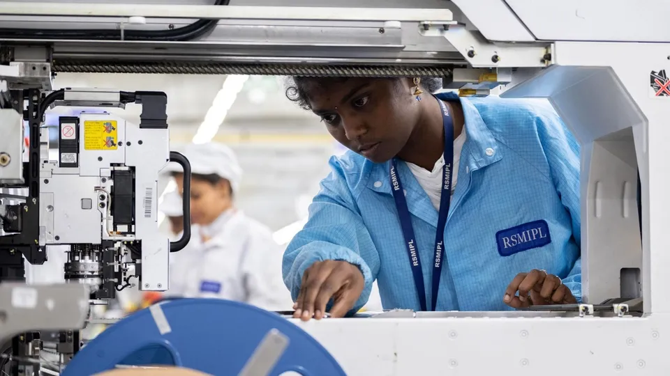 iPhone Apple Foxconn Manufacturing