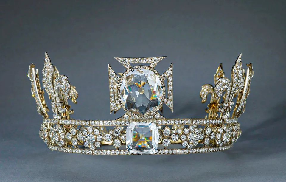 Queen Mary Crown Camillia