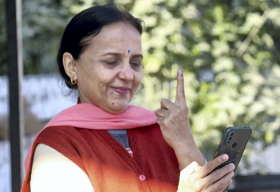 Himachal woman Voting Election