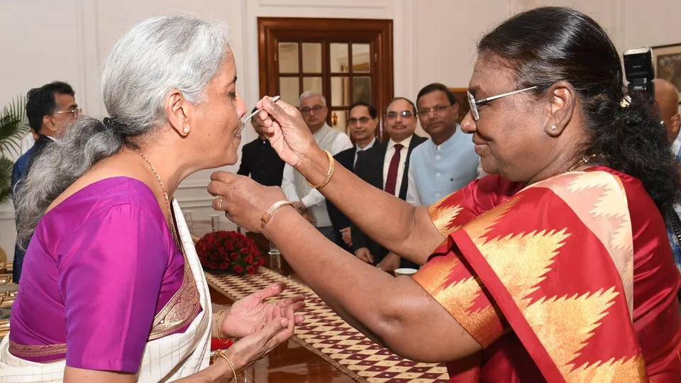Union Minister of Finance Nirmala Sitharaman called on President Droupadi Murmu at Rashtrapati Bhavan before presenting the Union Budget.