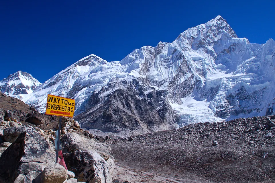 mount everest helicopter missing.jpg