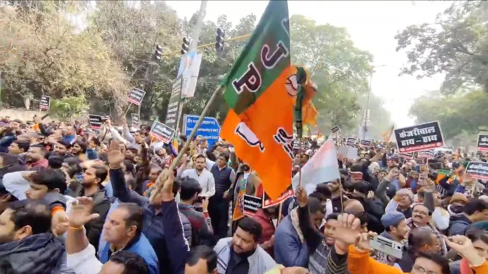 BJP protests against Arvind Kejriwal's corruption