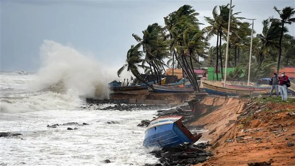 Cyclone Biparjoy kerala coast.jpg