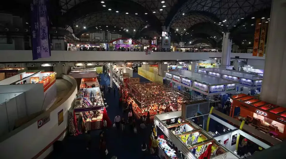 shopping festival.jpg