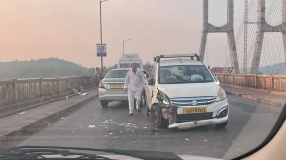 Accident on Zuari bridge leads to massive traffic jam