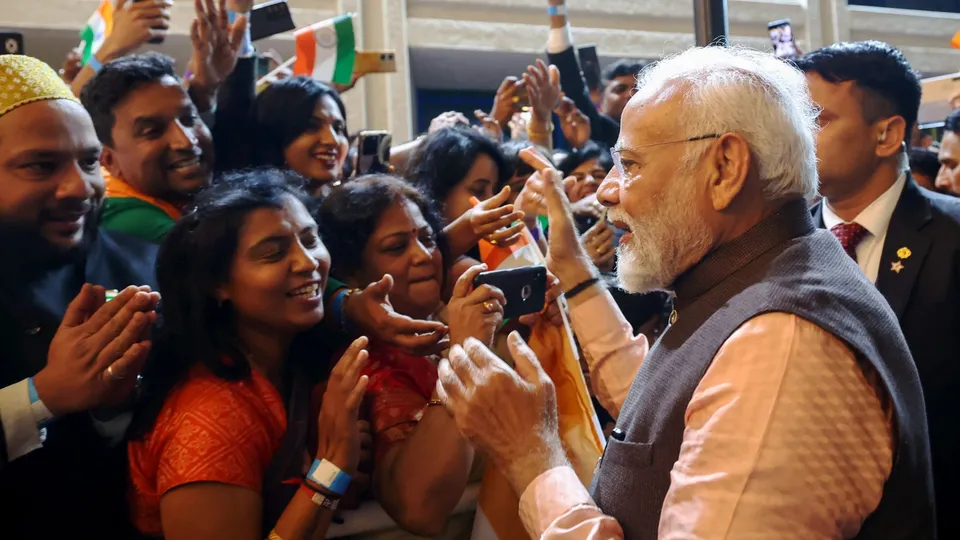 Prime Minister Narendra Modi being welcomed by the Indian diaspora on his arrival in Doha, Qatar