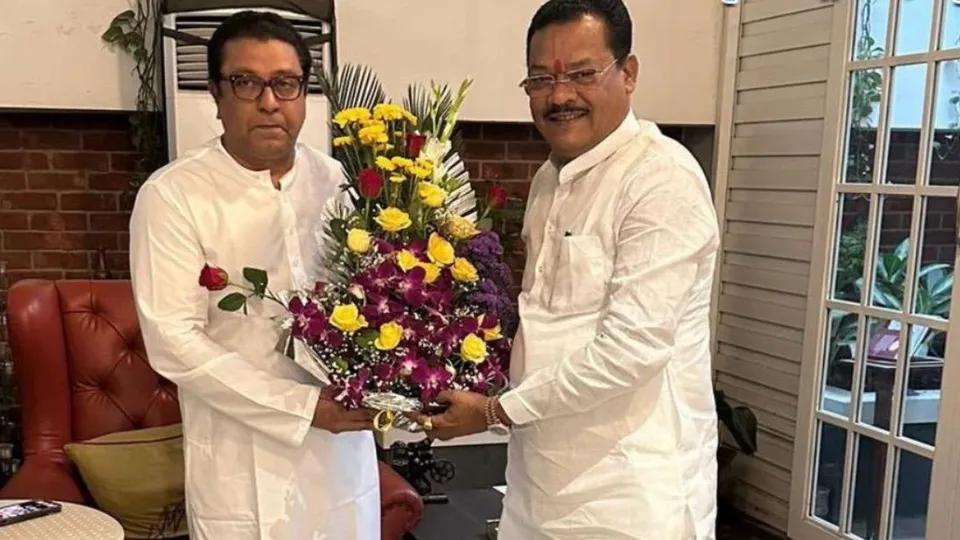 Shiv Sena leader Sanjay Shirsat met Maharashtra Navnirman Sena president Raj Thackeray on Saturday