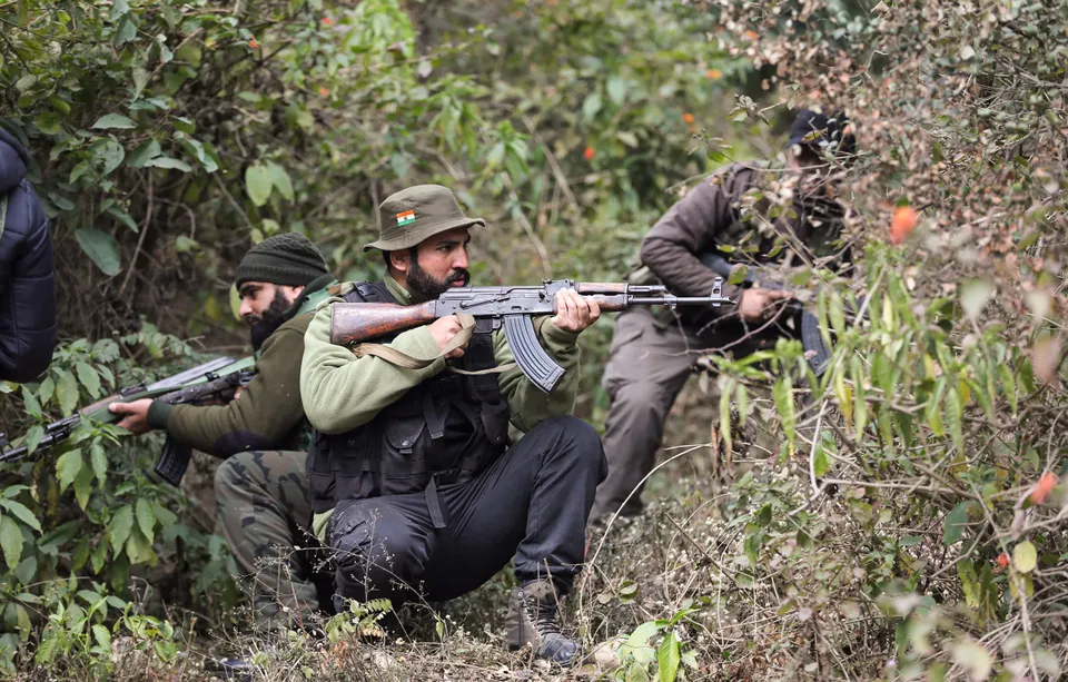 Armed Forces Indian Army BSF Security Kashmir Encounter