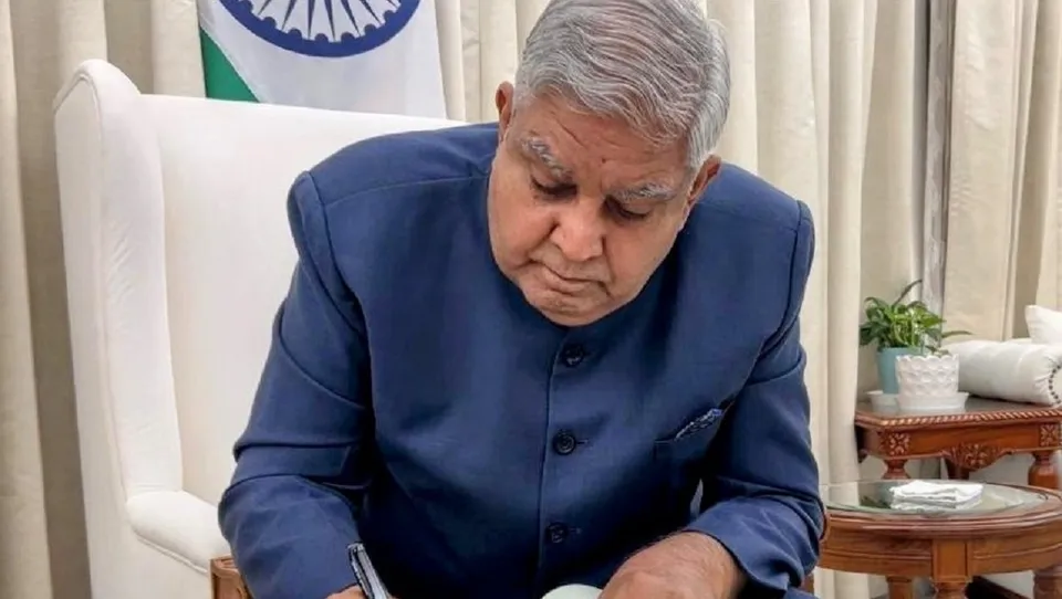 Jagdeep Dhankhar signing women reservation bill.jpg