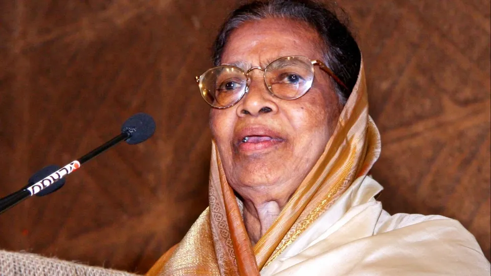 justice fathima beevi.jpg