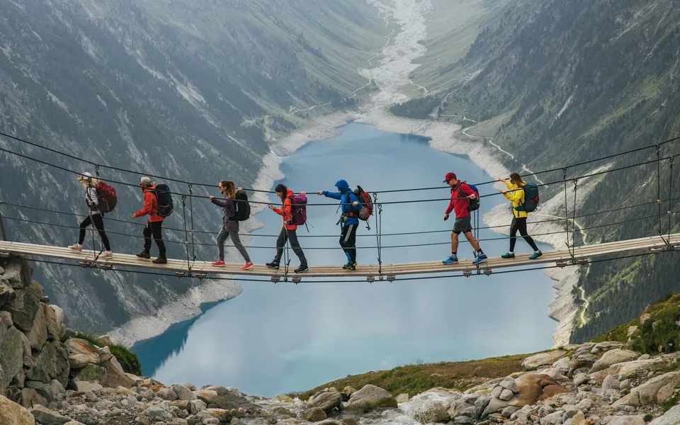  Frontier tourism.jpg