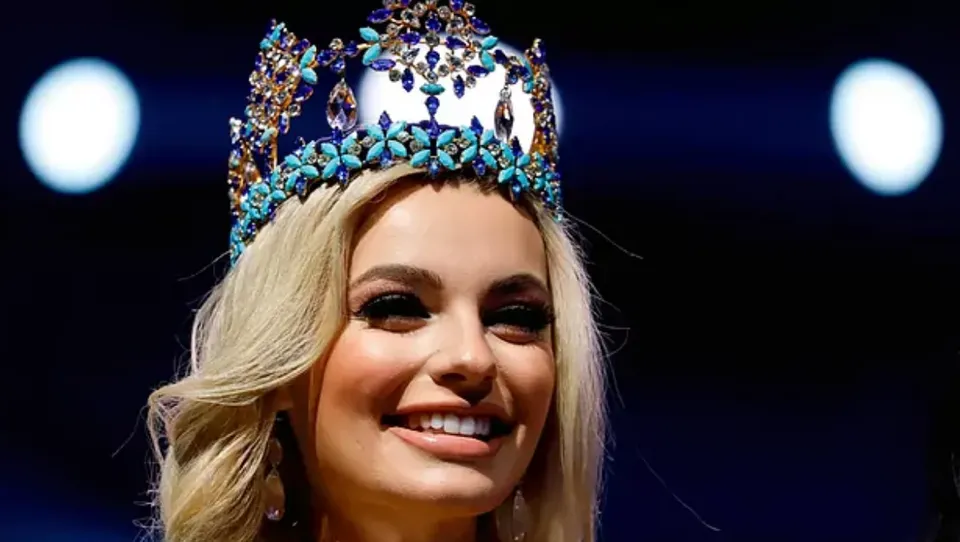 Karolina Bielawska.png