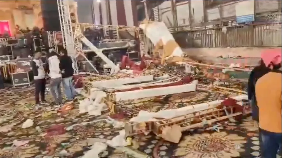 Kalkaji Stage Collapse