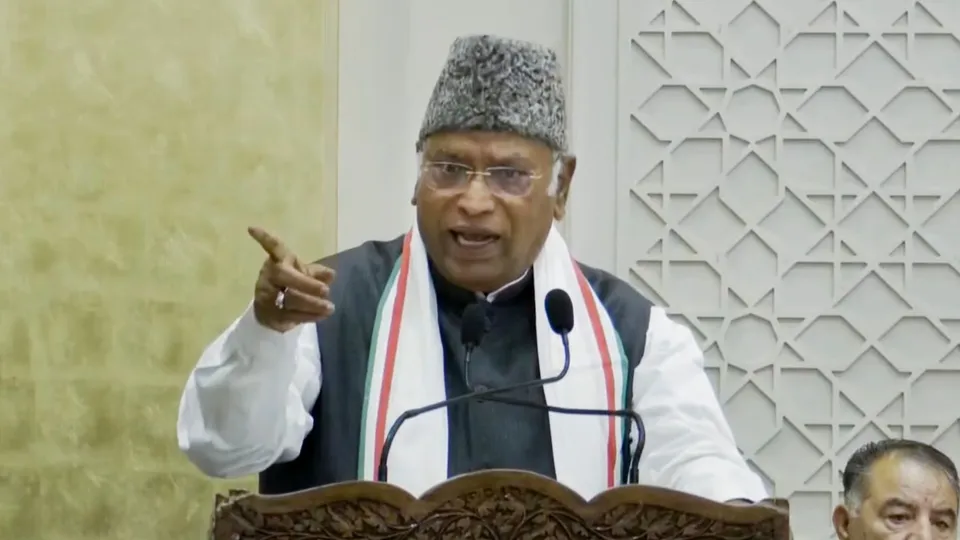 Congress President Mallikarjun Kharge speaks during the party workers' meeting, in Srinagar, Thursday, Aug. 22, 2024.