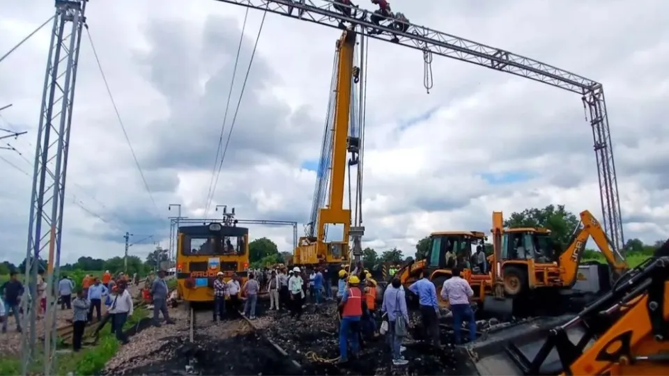 Mathura train derailment