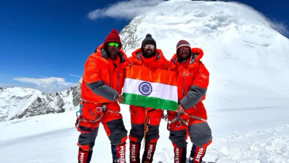 Mission Har Shikhar Tiranga.jpg