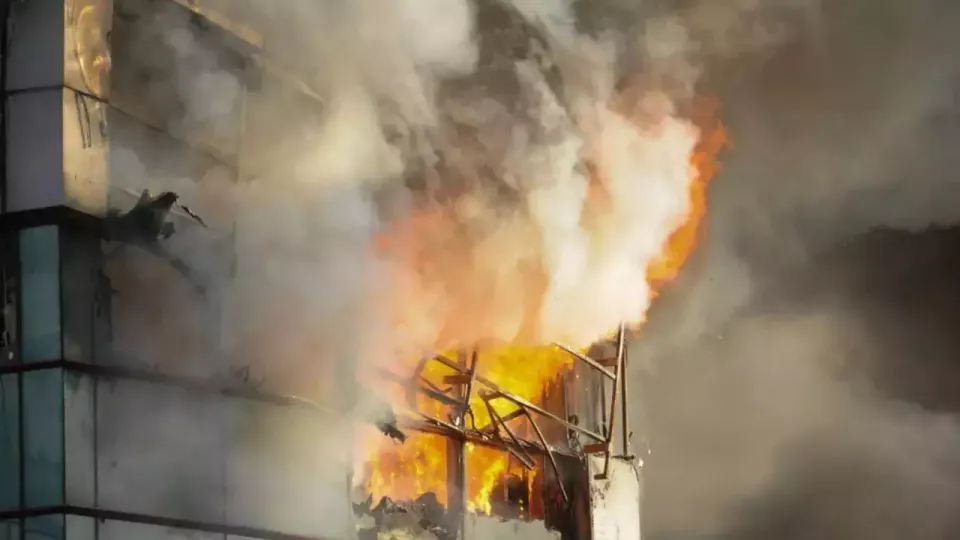 Fire at Dubai building.webp