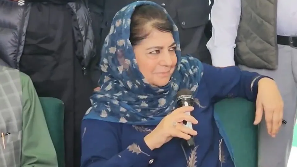 PDP president Mehbooba Mufti addressing workers at the party headquarters