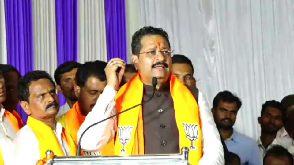 BJP MLA Basanagouda Yatnal Sonia Gandhi