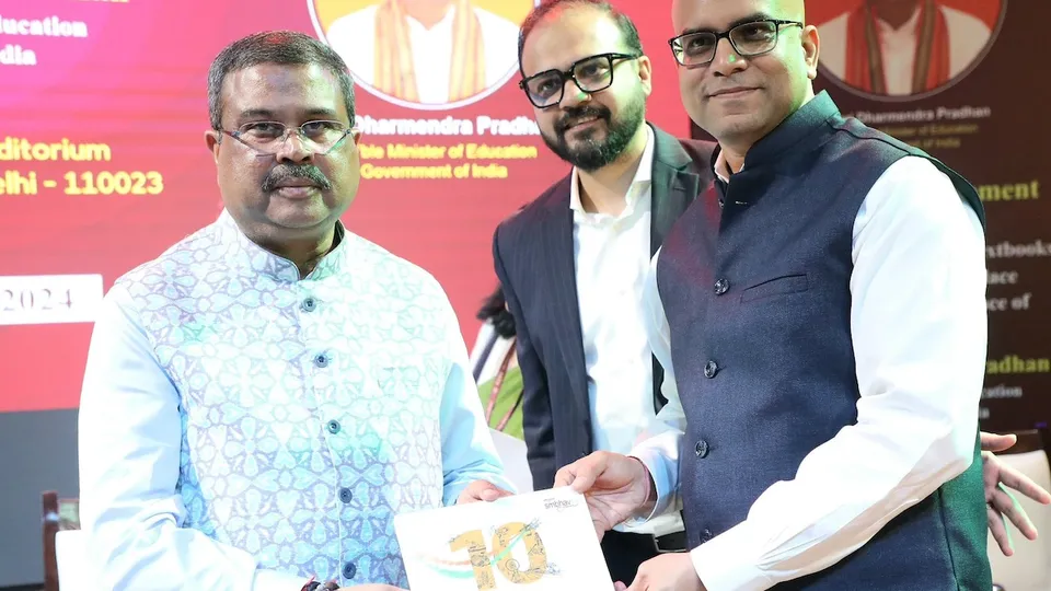 Dharmendra Pradhan (left) at the signing of Letter of Engagement between NCERT and Amazon