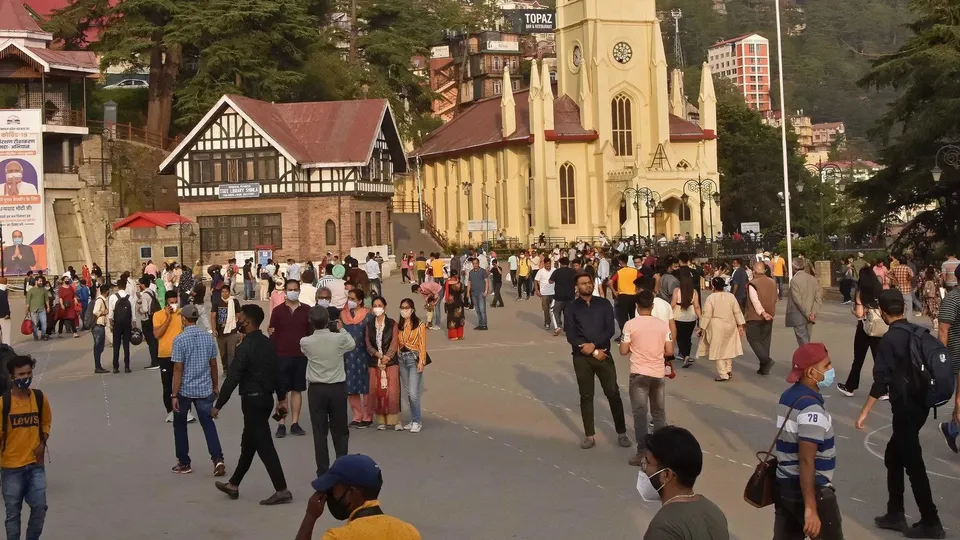 Shimla tourists overcrowding.jpg