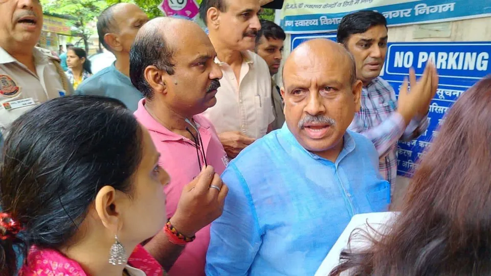 Delhi BJP MLA Vijender Gupta protests against Asha Kiran shelter home deaths