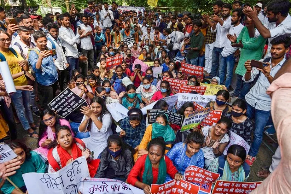 Allahabad University students protesting