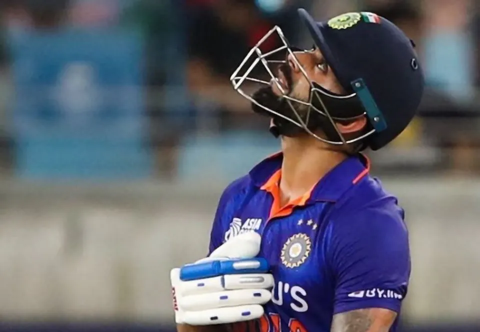 Virat Kohli scores his maiden T20 ton, #KingIsBack starts trending on Twitter