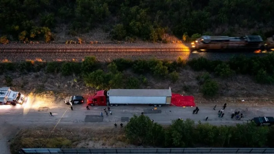 Truck that was carrying migrants from Mexico