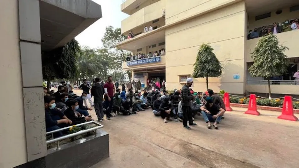 Kashmiri students protesting at a Bangladesh medical college (File photo)