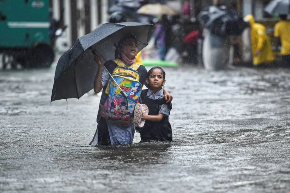 Heavy rains lash Mumbai; disrupt rail, road traffic