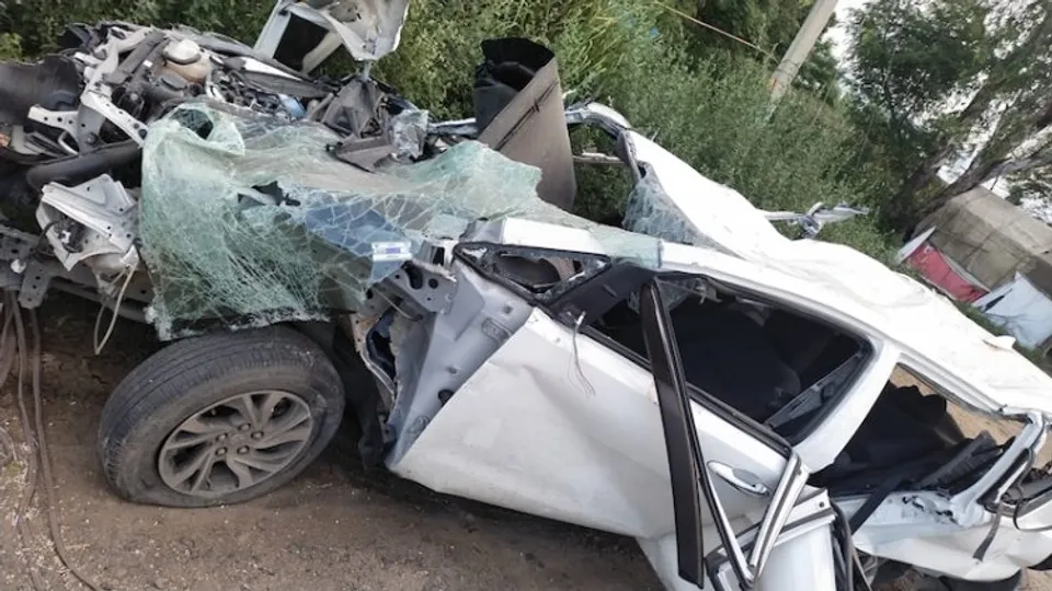 4 dead, 2 injured as truck overturns, falls on car in Gurugram