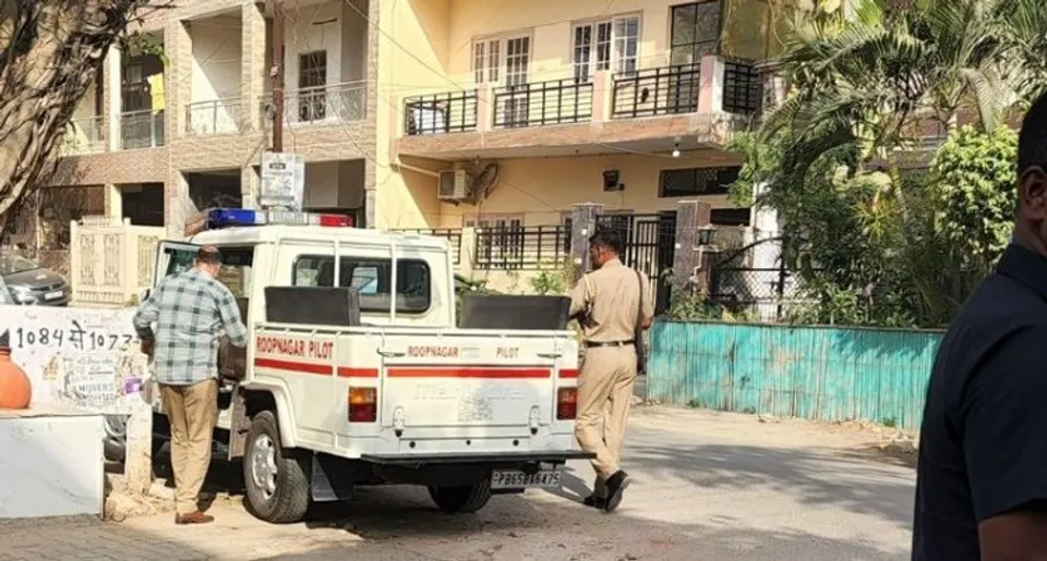 Punjab Police at Kumar Vishwas's residence.