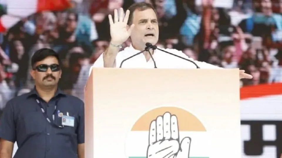 Rahul Gandhi addressing Mehangai Par Halla Bol rally at Ramlila maidan in Delhi