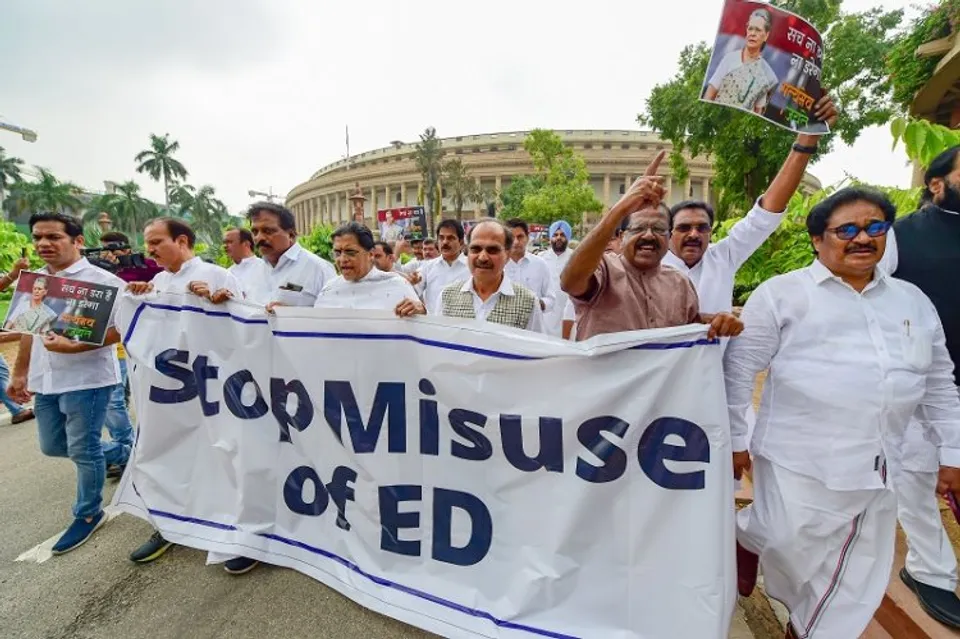 Congress MPs protest at Parliament in show of solidarity of Sonia Gandhi