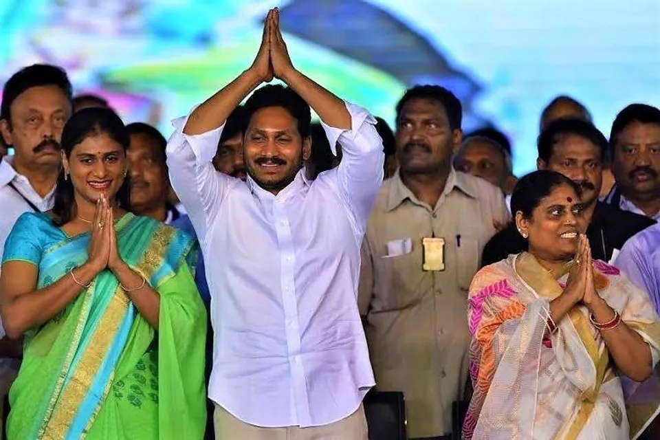 Andhra Pradesh Chief Minister Y S Jagan Mohan Reddy with mother Y S Vijayamma and Sister Sharmila (File photo)