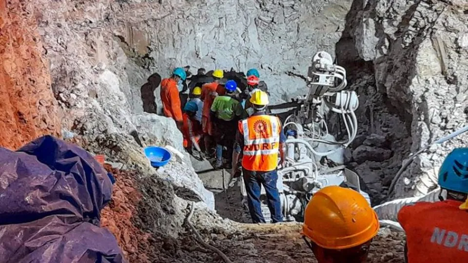 Still of rescue operation in Borewell incident in Chhattisgarh