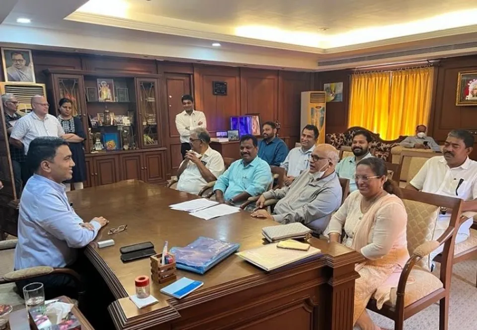 Goa Chief Minister Pramod Sawant with Congress MLAs