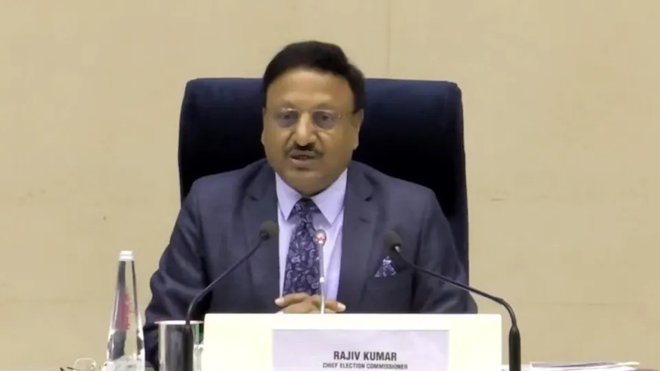 Chief Election Commissioner Rajiv Kumar addressing media on Himachal elections