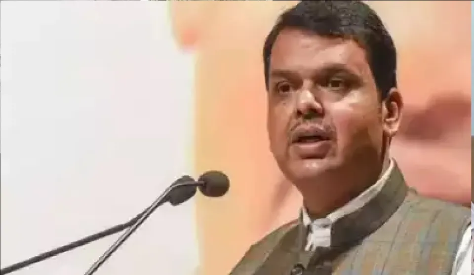  Fadnavis admits rebel trouble