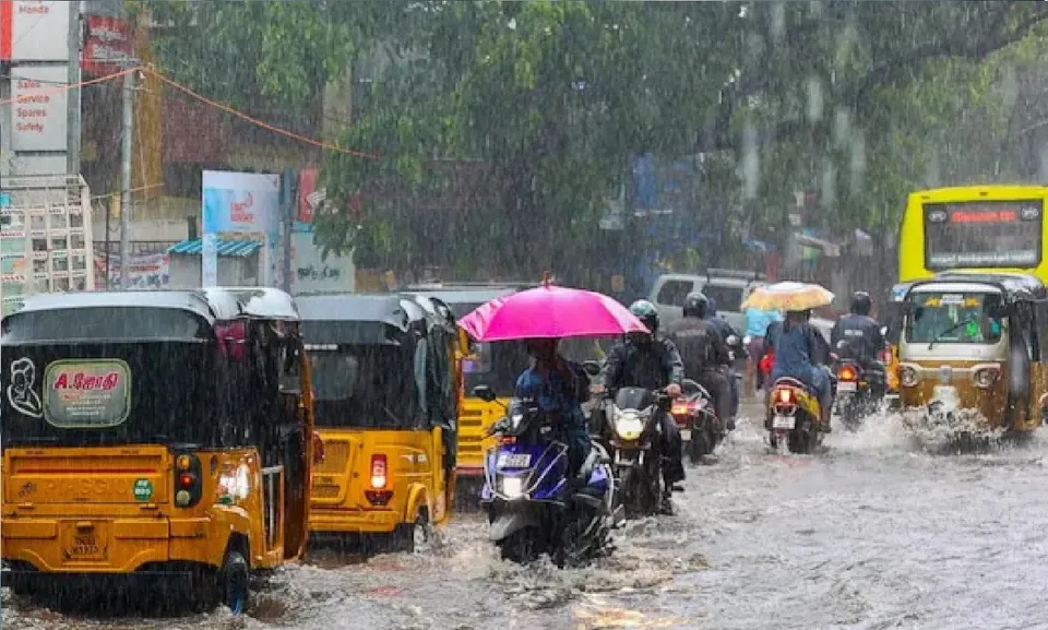 Schools closed in some Tamil Nadu districts as heavy rainfall continues