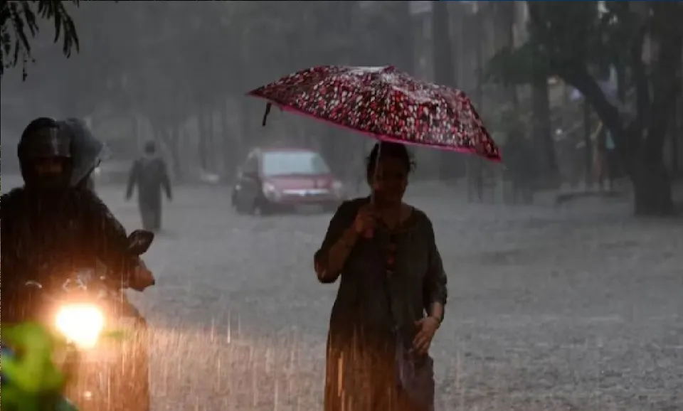 Cyclone Fengal brings heavy rain to Karnataka, yellow, orange alerts issued